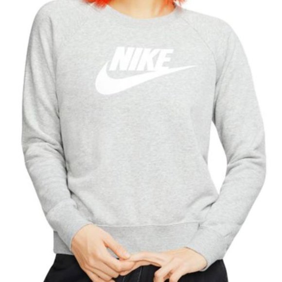 Nike Tops - Nike Sportswear Essential Fleece Crew Sweatshirt Small